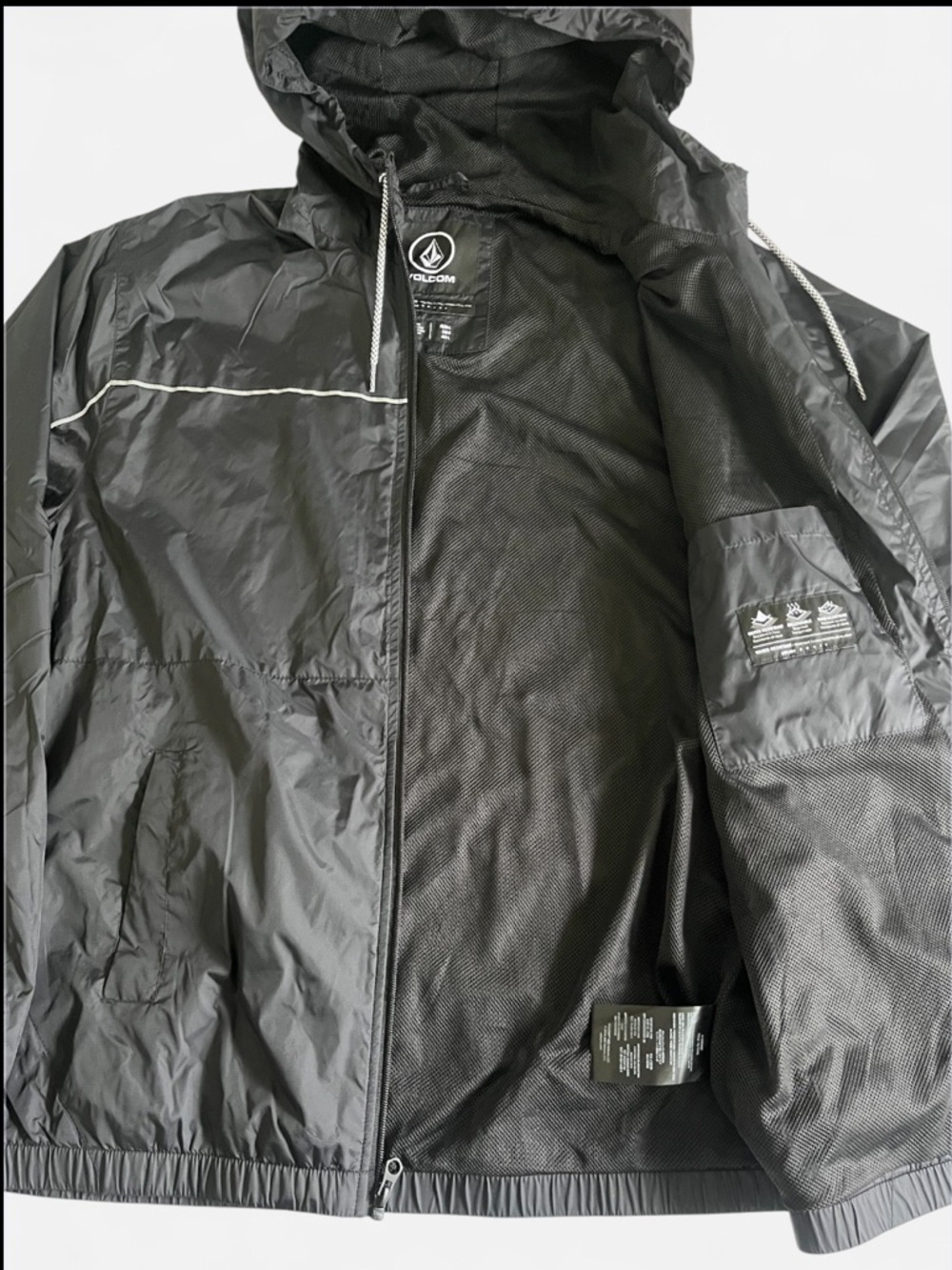 Volcom Hooded Windbreaker Jacket Men’s L Black Lightweight Water Resistant - Picture 4 of 8